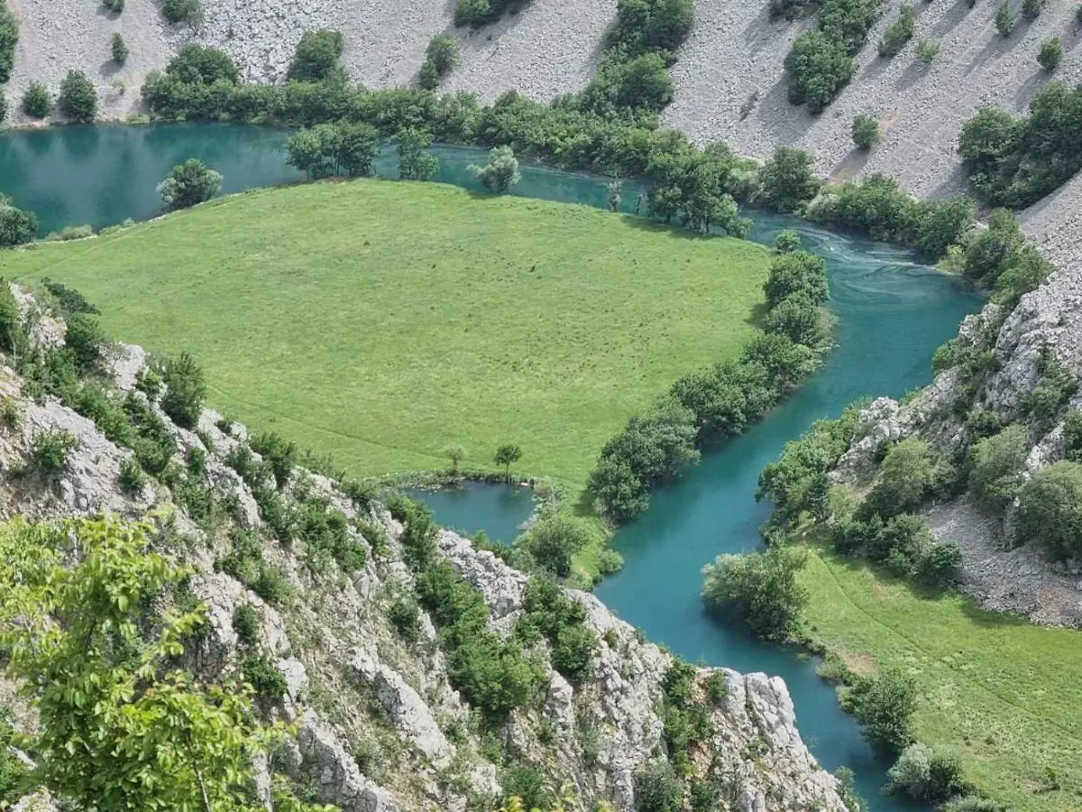 Hotel Kuca Za Odmor Dolovi à Golubic  Golubic (Zadar)